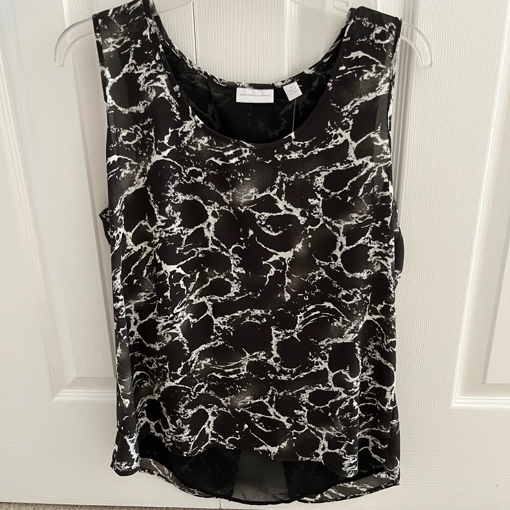 NEW with TAGS NY & Co Top, M